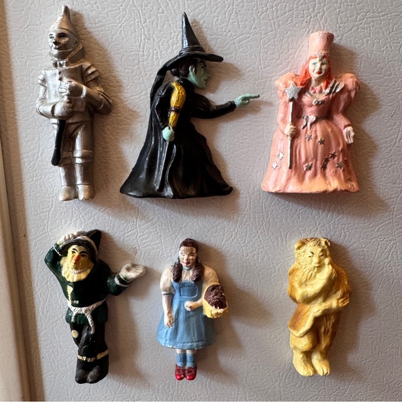 Vanderbilt Products Other - Vintage Wizard of Oz Magnets Set